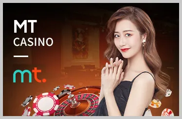 Các quân bài poker trên bàn chơi